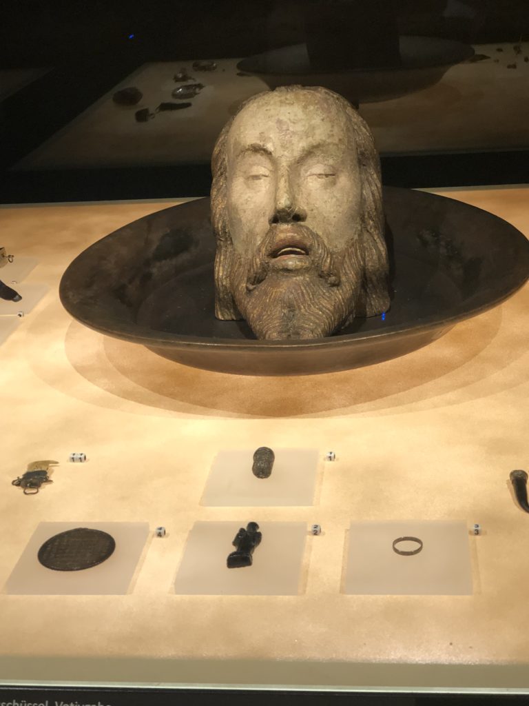 Kopf Johannes der Täufer; Aberglaube; Medicus-Ausstellung Museum Speyer