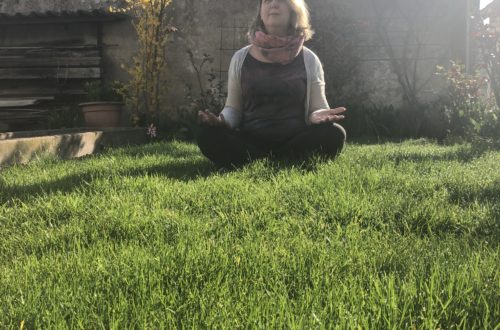 Mama Beas News - Grüße aus dem Exil! Homeschooling neu erfunden!; Meditieren im Garten