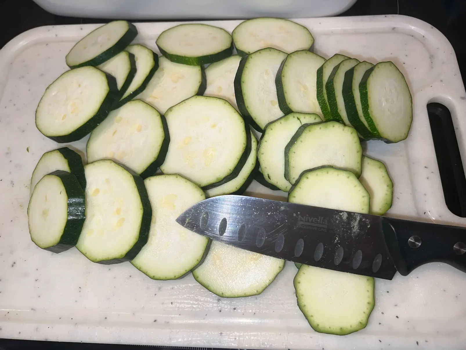 Histaminarmer Low Carb Zucchiniauflauf rohe Zucchini